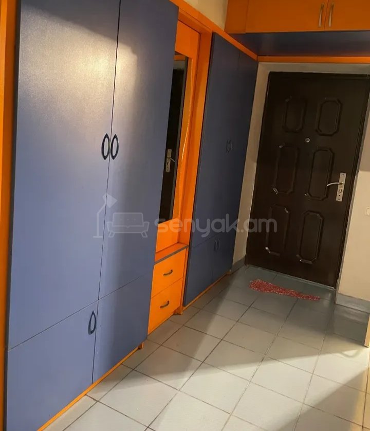 2 Սենյականոց Բնակարան Քարե Շենքում, 48քմ, 1/5 հարկ, Նորմալ Վիճակում, Կահավորված