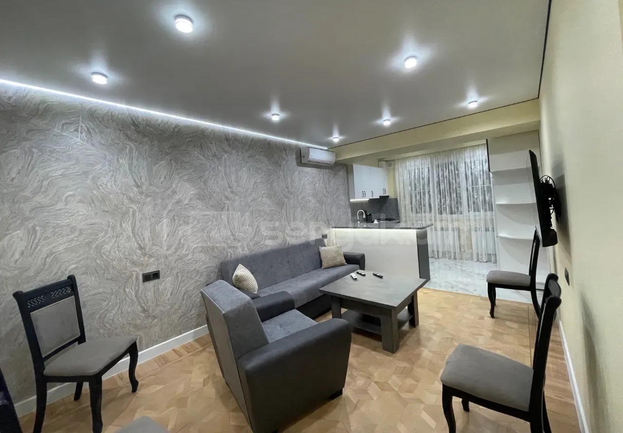 3 Սենյականոց Բնակարան, 67քմ, 3/10 հարկ, Կապիտալ Վերանորոգված, Կահավորված, Արևկող