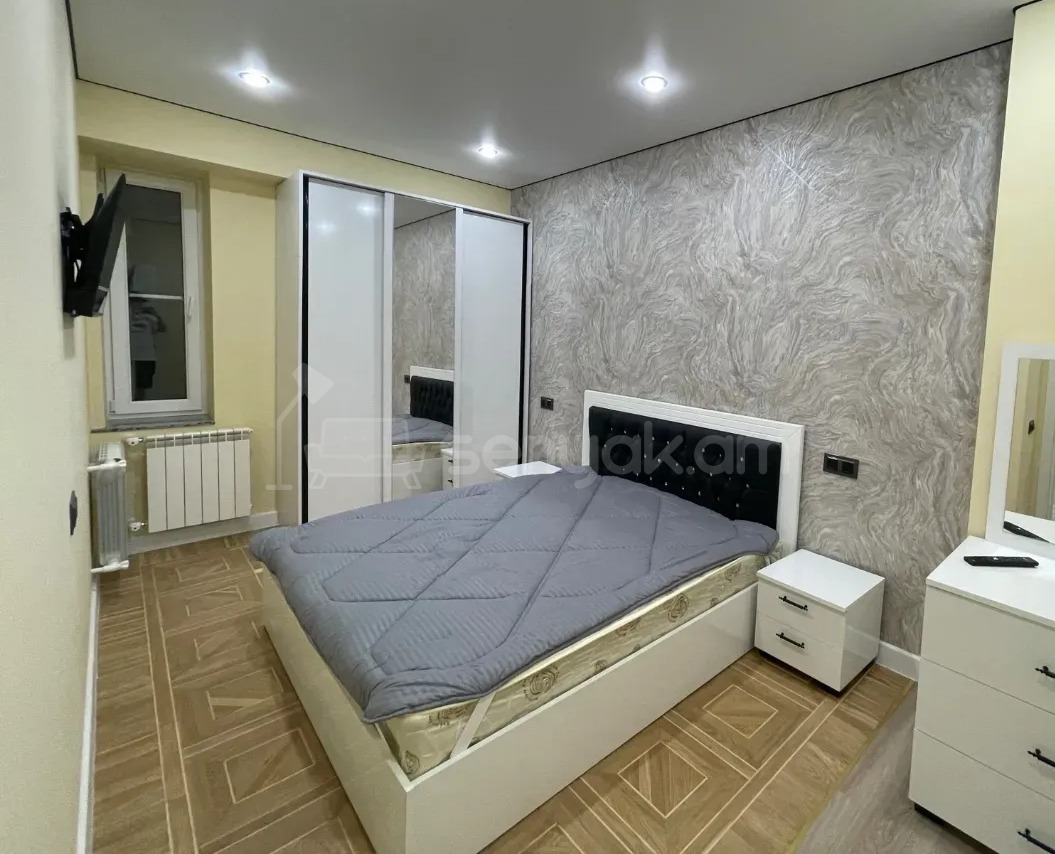 3 Սենյականոց Բնակարան, 67քմ, 3/10 հարկ, Կապիտալ Վերանորոգված, Կահավորված, Արևկող