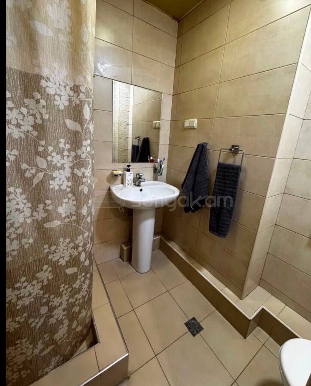 3 Սենյականոց Բնակարան, 74քմ, 5/9 հարկ, Նորմալ Վիճակում