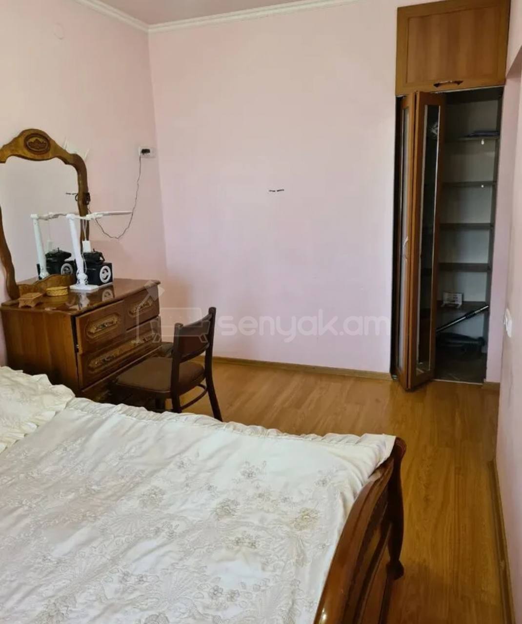 3 Սենյականոց Բնակարան Քարե Շենքում, 83քմ, 5/5 հարկ, Կապիտալ Վերանորոգված, Կահավորված, Արևկող