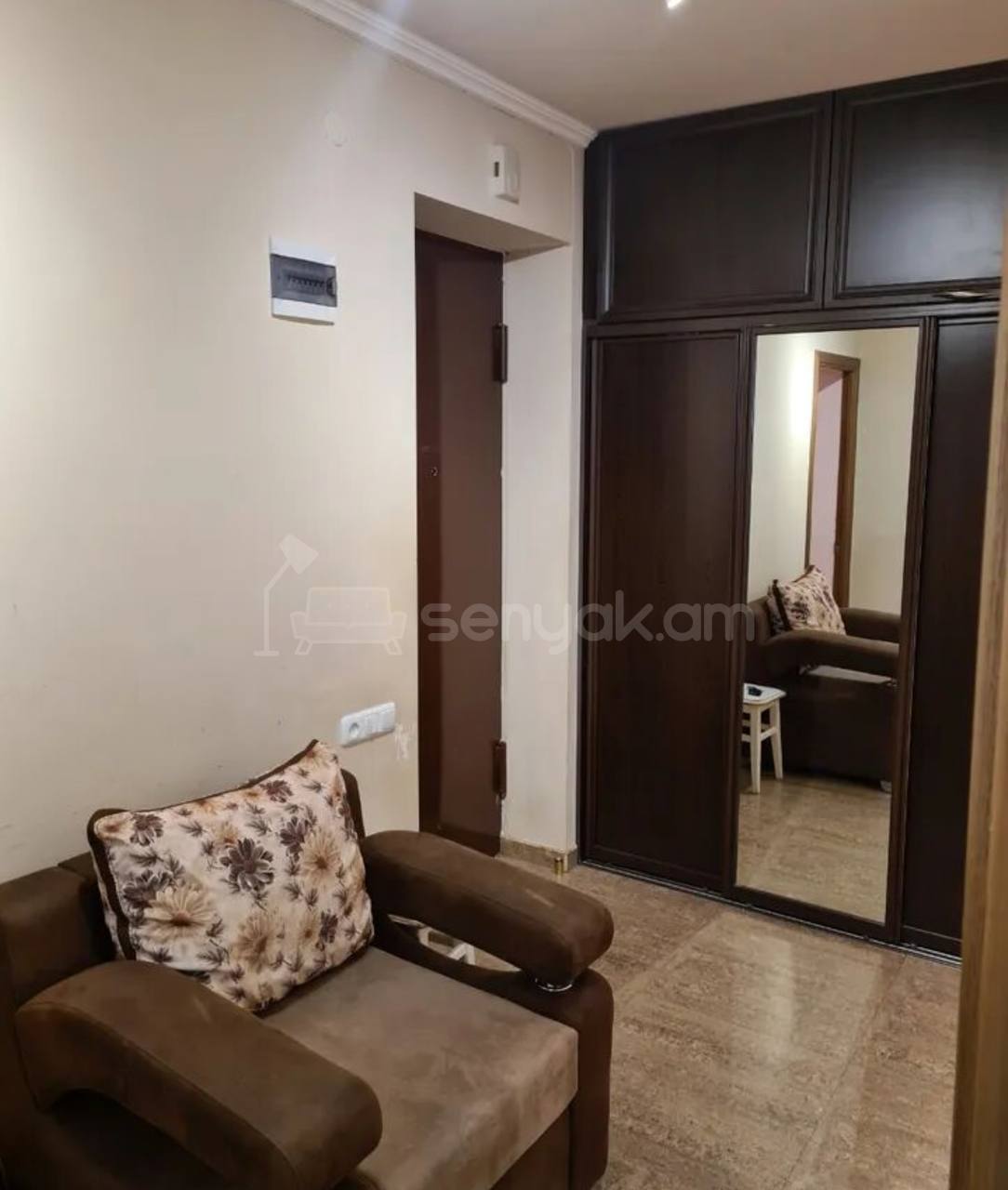 3 Սենյականոց Բնակարան Քարե Շենքում, 83քմ, 5/5 հարկ, Կապիտալ Վերանորոգված, Կահավորված, Արևկող