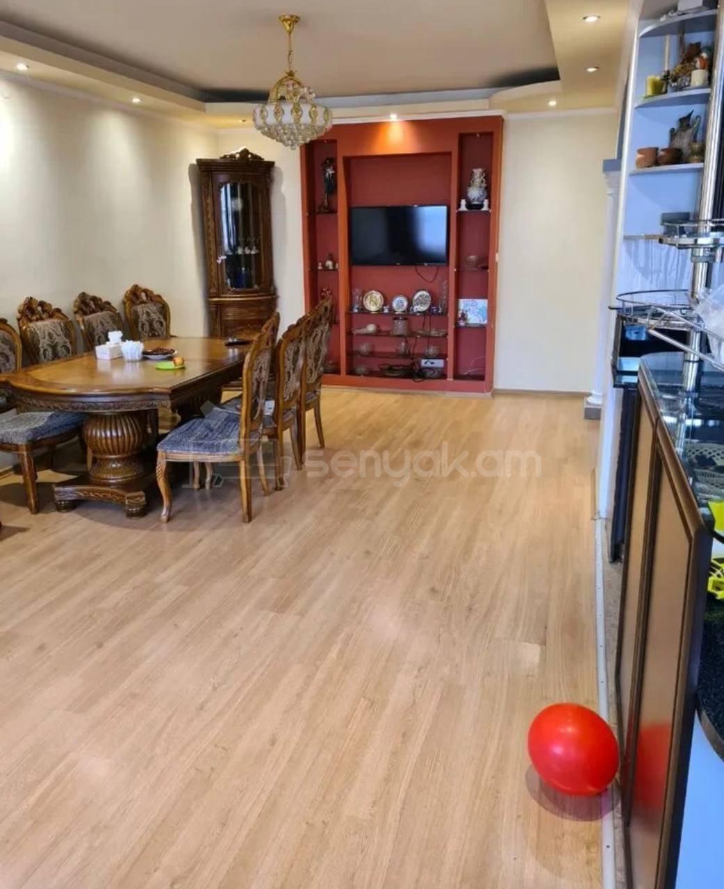 3 Սենյականոց Բնակարան Քարե Շենքում, 83քմ, 5/5 հարկ, Կապիտալ Վերանորոգված, Կահավորված, Արևկող