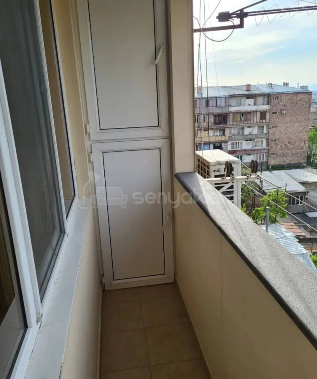 3 Սենյականոց Բնակարան Քարե Շենքում, 83քմ, 5/5 հարկ, Կապիտալ Վերանորոգված, Կահավորված, Արևկող