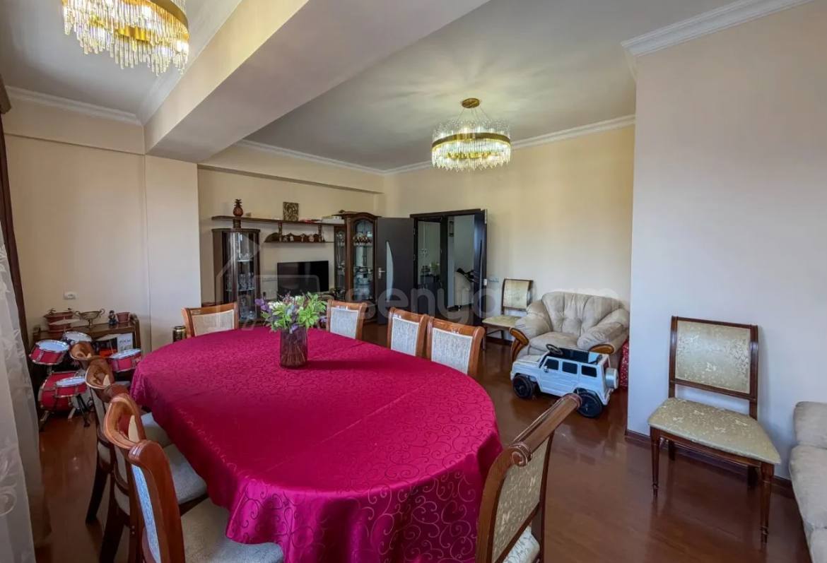 4 Սենյականոց Բնակարան Նորակառույցում, 140քմ, 8/14 հարկ, Դիզայներական Վերանորոգված