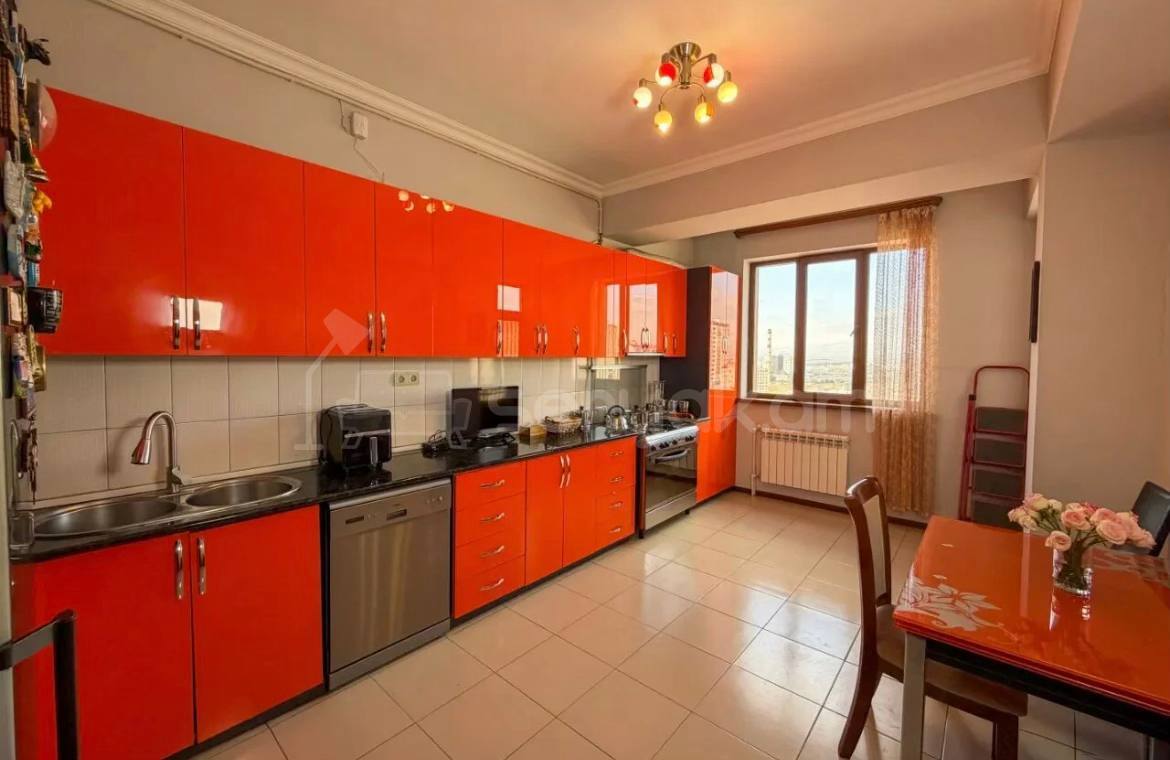 4 Սենյականոց Բնակարան Նորակառույցում, 140քմ, 8/14 հարկ, Դիզայներական Վերանորոգված