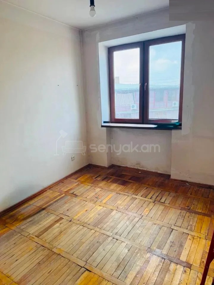 3 Սենյականոց Բնակարան Քարե Շենքում, 77քմ, 5/5 հարկ, Պետական Վիճակում