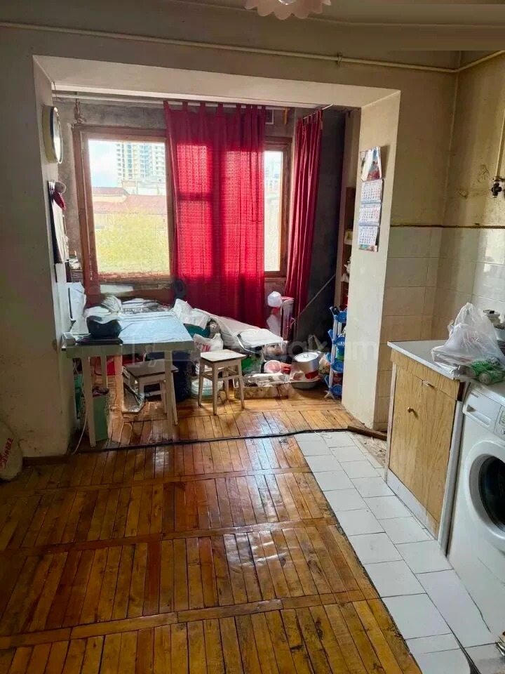 3 Սենյականոց Բնակարան Քարե Շենքում, 77քմ, 5/5 հարկ, Պետական Վիճակում