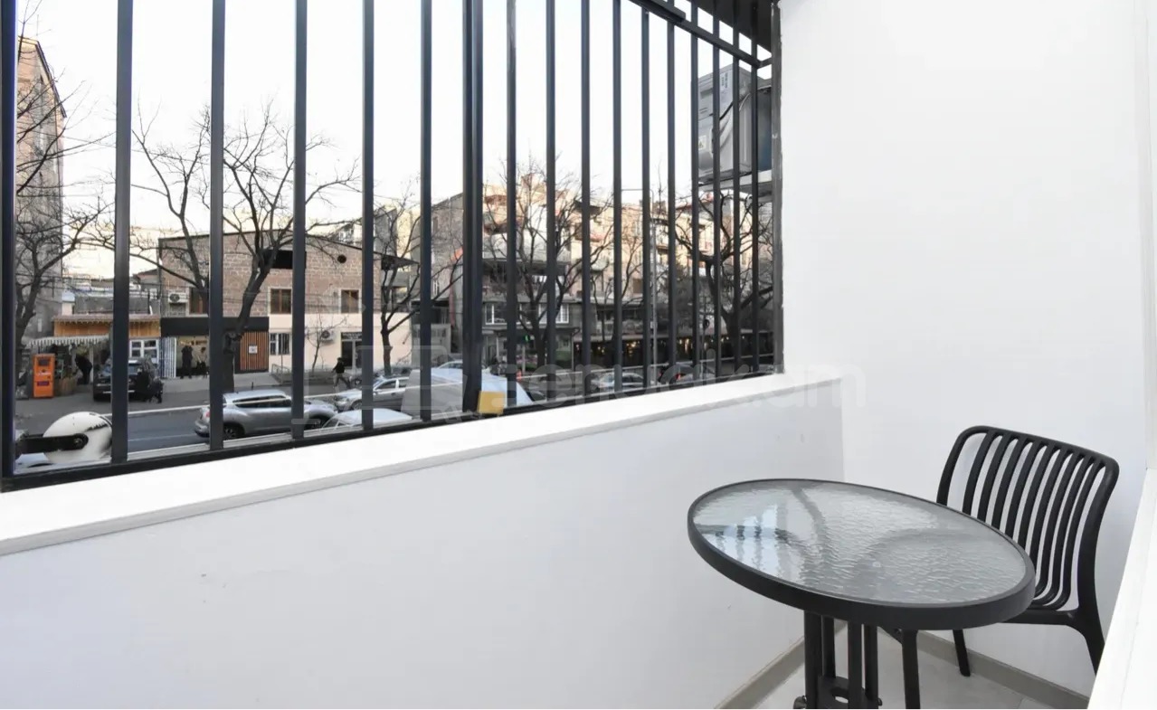 3 Սենյականոց Բնակարան, 63քմ, 2/9 հարկ, Կապիտալ Վերանորոգված