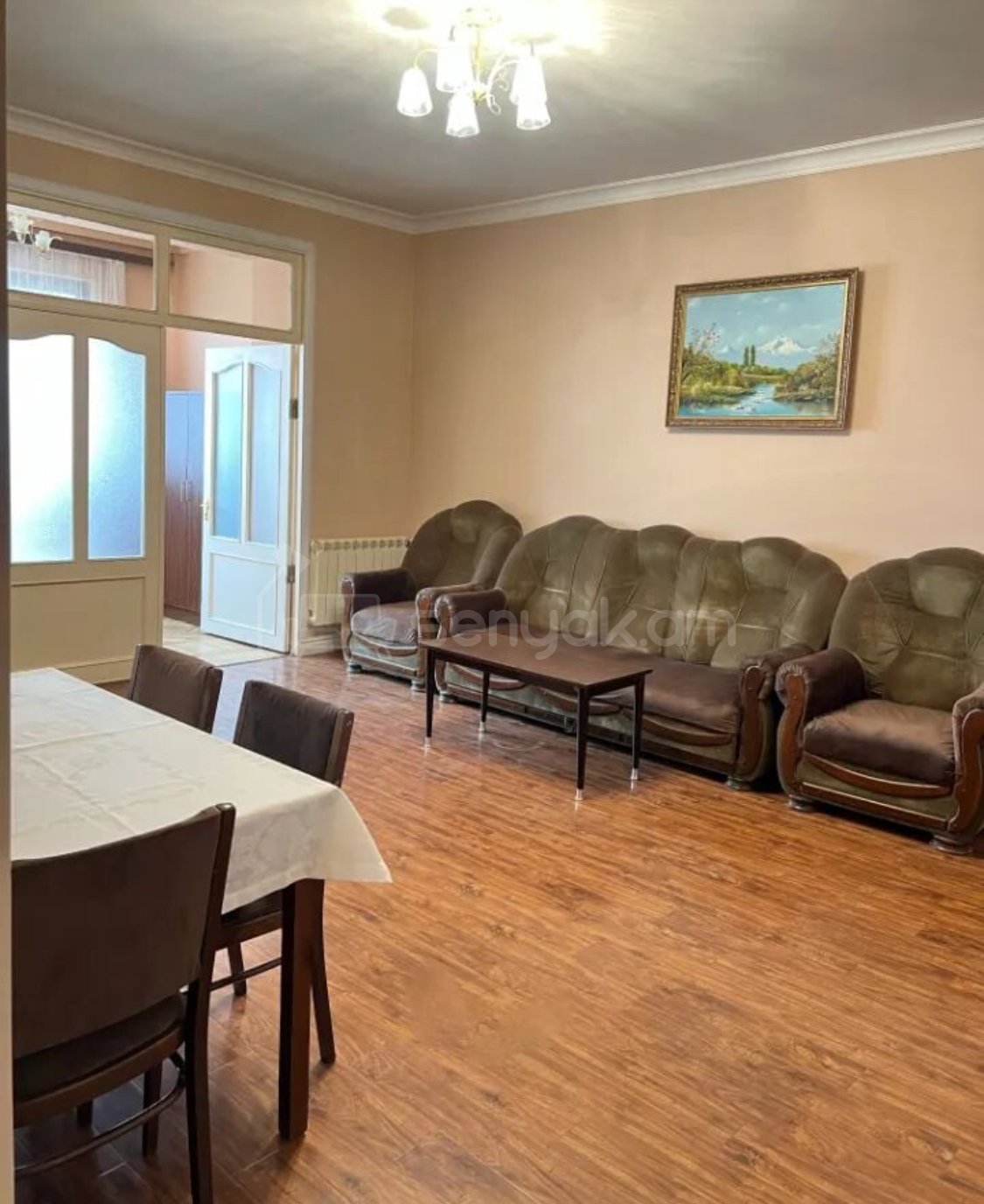 3 Սենյականոց Բնակարան Քարե Շենքում, 55քմ, 3/5 հարկ, Կապիտալ Վերանորոգված, Կահավորված