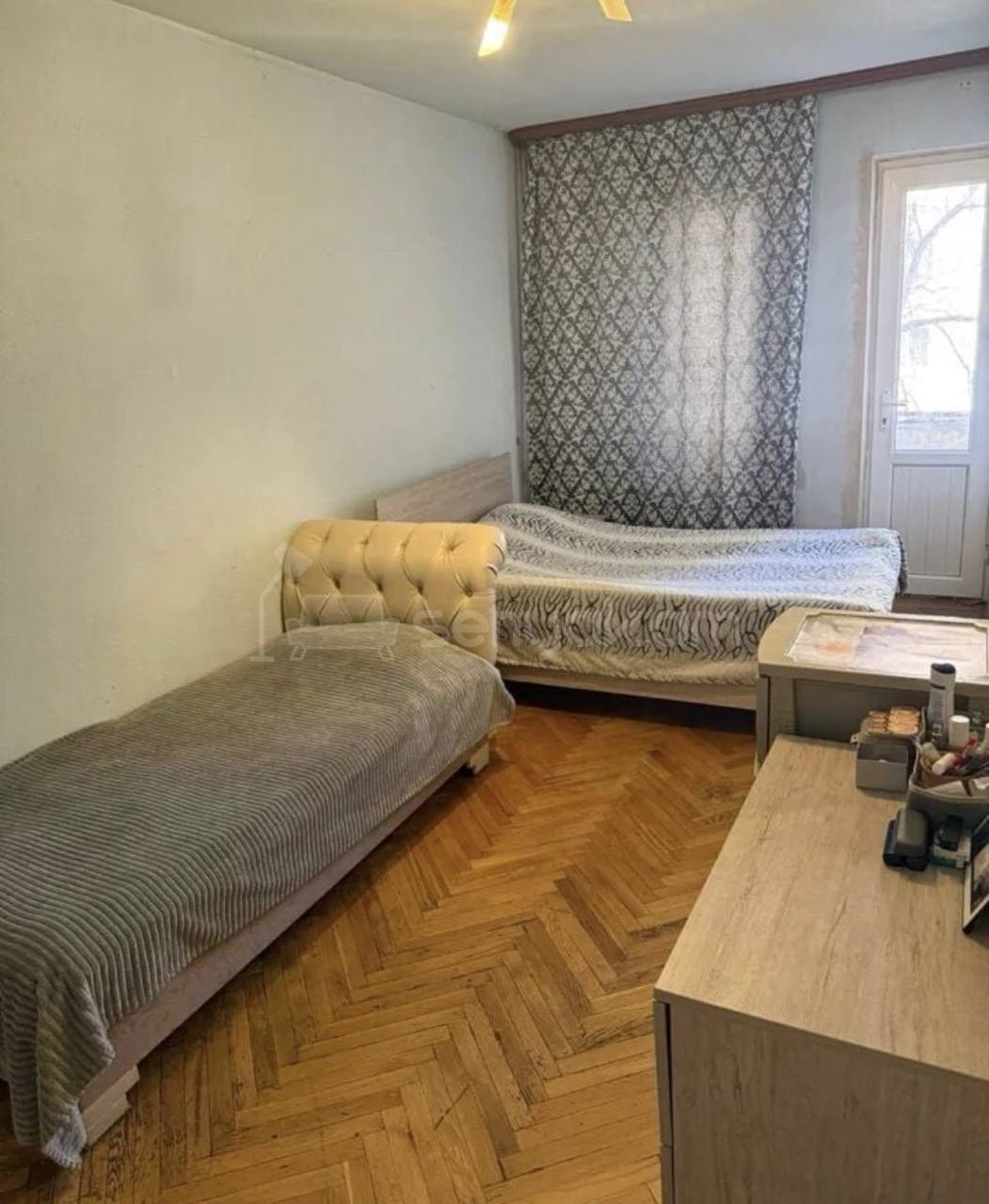 4 Սենյականոց Բնակարան Քարե Շենքում, 92քմ, 3/5 հարկ, Կոսմետիկ Վերանորոգված, Կահավորված, Արևկող