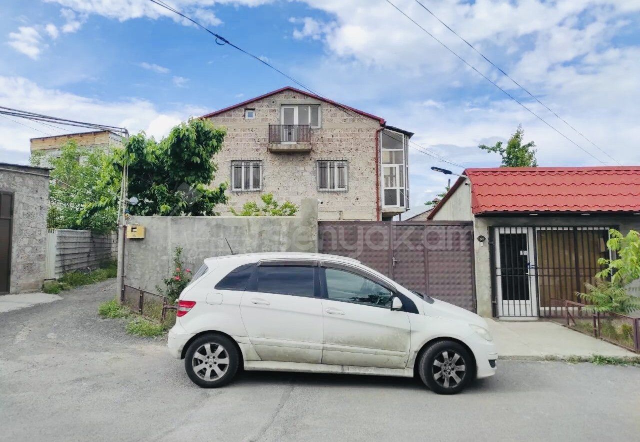 5 Սենյականոց Սեփական Տուն, 248քմ, Նորմալ Վիճակում, Կահավորված