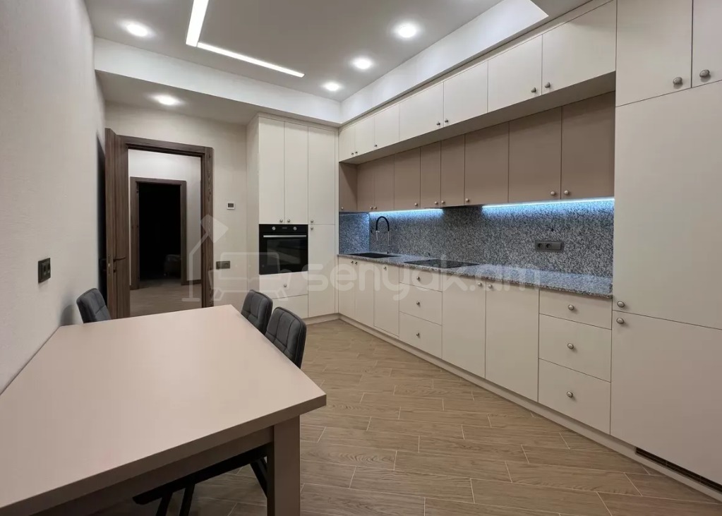 3 Սենյականոց Բնակարան Նորակառույցում, 92քմ, 4/20 հարկ, Դիզայներական Վերանորոգված, Կահավորված