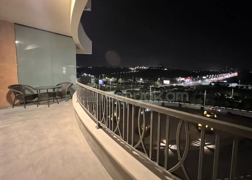 3 Սենյականոց Բնակարան Նորակառույցում, 92քմ, 4/20 հարկ, Դիզայներական Վերանորոգված, Կահավորված