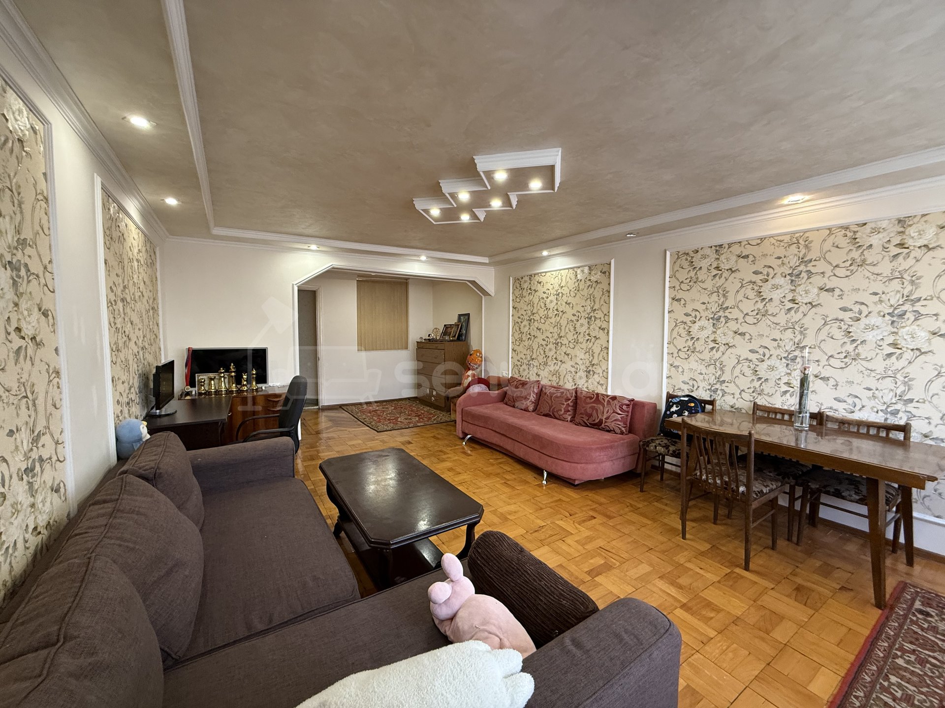 4 Սենյականոց Բնակարան, 77քմ, 4/4 հարկ, Նորմալ Վիճակում