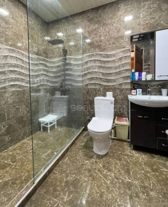 4 Սենյականոց Բնակարան Նորակառույցում, 130քմ, 5/10 հարկ, Դիզայներական Վերանորոգված, Կահավորված