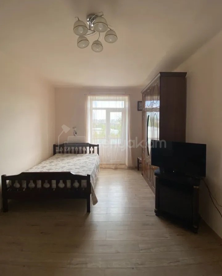 1 Սենյականոց Բնակարան Քարե Շենքում, 31քմ, 3/4 հարկ, Դիզայներական Վերանորոգված, Կահավորված