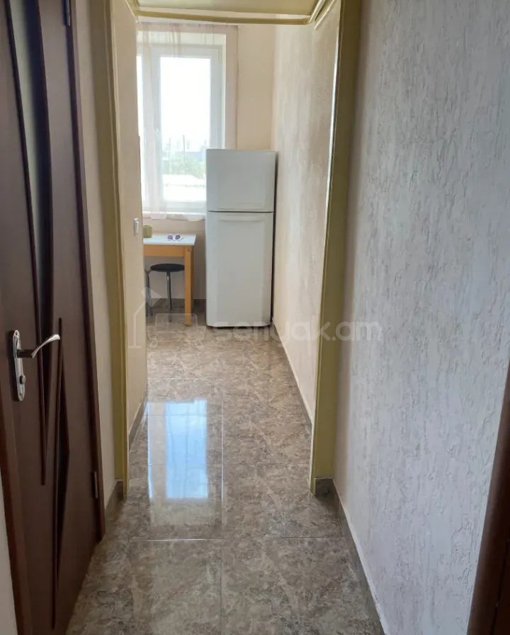 1 Սենյականոց Բնակարան Քարե Շենքում, 31քմ, 3/4 հարկ, Դիզայներական Վերանորոգված, Կահավորված