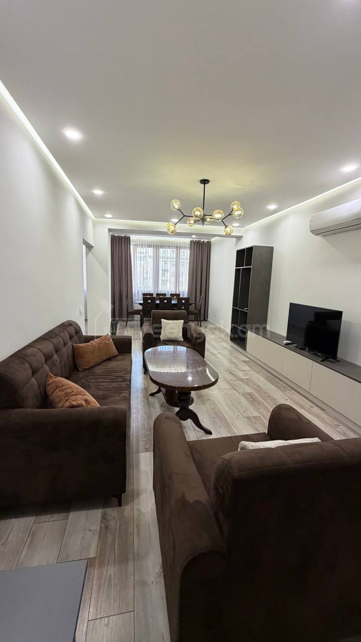 2 Սենյականոց Բնակարան Նորակառույցում, 68քմ, 3/5 հարկ, Դիզայներական Վերանորոգված, Կահավորված