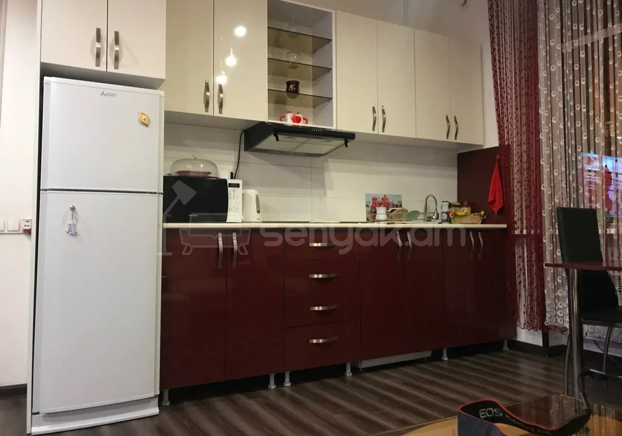 2 Սենյականոց Բնակարան Քարե Շենքում, 3քմ, 2/5 հարկ, Նորմալ Վիճակում, Կահավորված