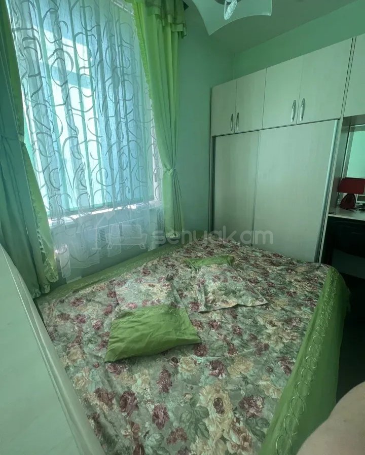 2 Սենյականոց Բնակարան Քարե Շենքում, 3քմ, 2/5 հարկ, Նորմալ Վիճակում, Կահավորված