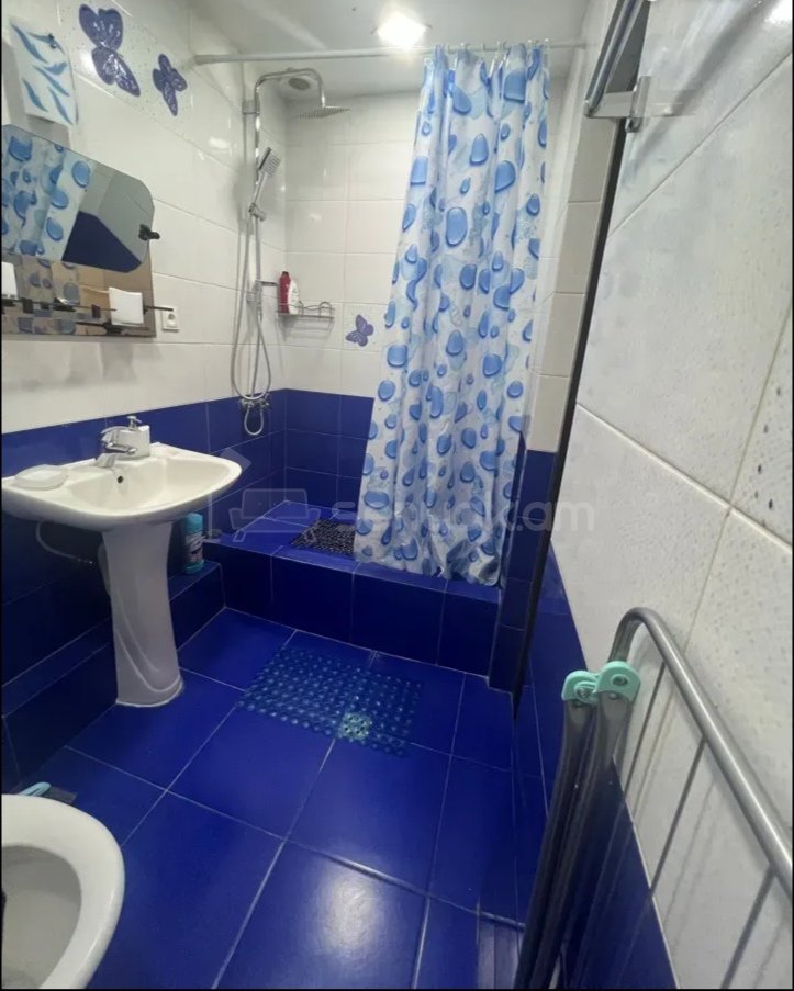 2 Սենյականոց Բնակարան Քարե Շենքում, 3քմ, 2/5 հարկ, Նորմալ Վիճակում, Կահավորված