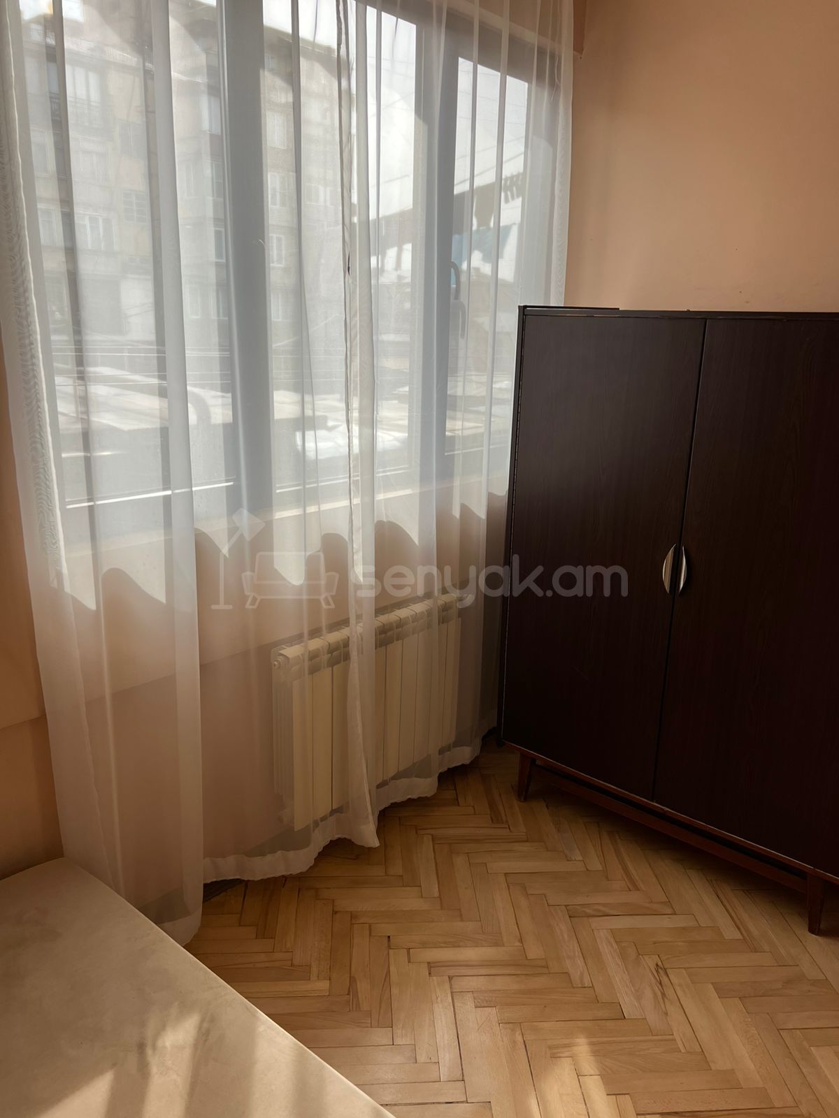 3 Սենյականոց Բնակարան Քարե Շենքում, 60քմ, 2/5 հարկ, Նորմալ Վիճակում, Կահավորված