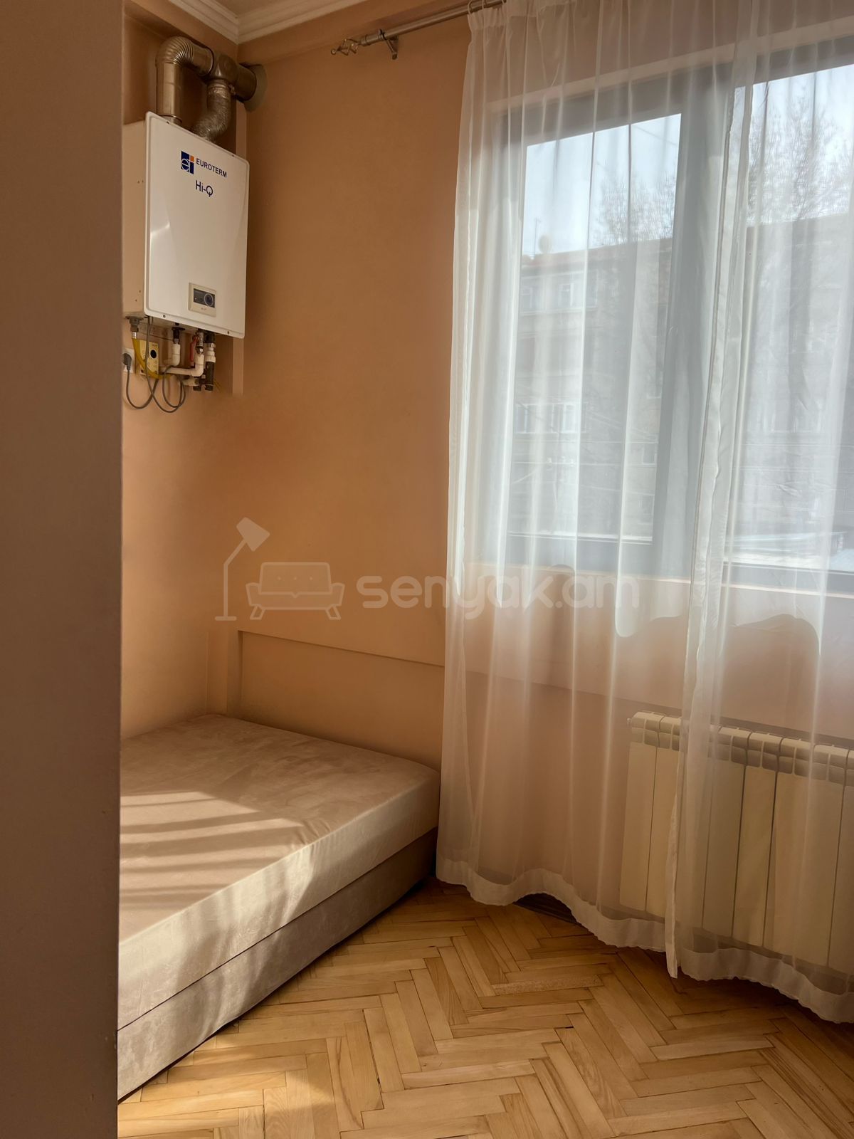 3 Սենյականոց Բնակարան Քարե Շենքում, 60քմ, 2/5 հարկ, Նորմալ Վիճակում, Կահավորված