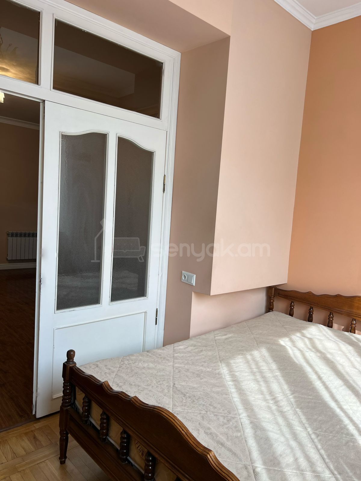 3 Սենյականոց Բնակարան Քարե Շենքում, 60քմ, 2/5 հարկ, Նորմալ Վիճակում, Կահավորված