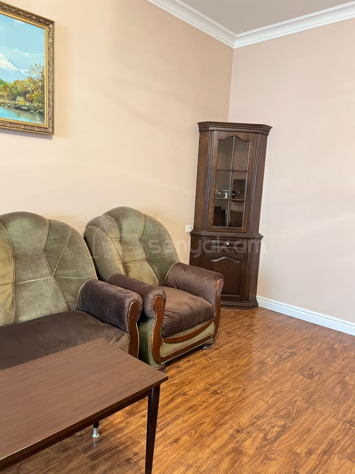 3 Սենյականոց Բնակարան Քարե Շենքում, 60քմ, 2/5 հարկ, Նորմալ Վիճակում, Կահավորված