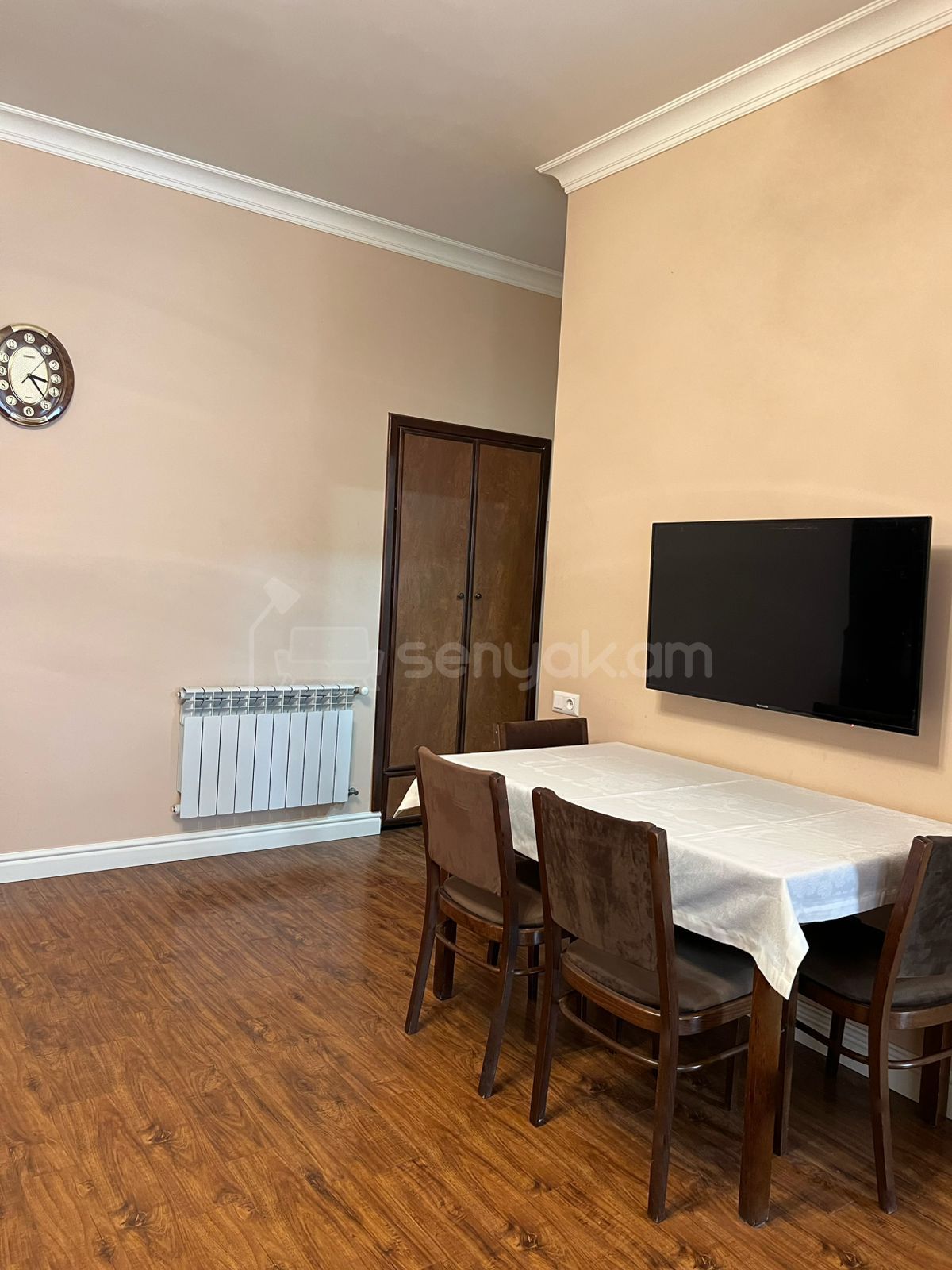 3 Սենյականոց Բնակարան Քարե Շենքում, 60քմ, 2/5 հարկ, Նորմալ Վիճակում, Կահավորված