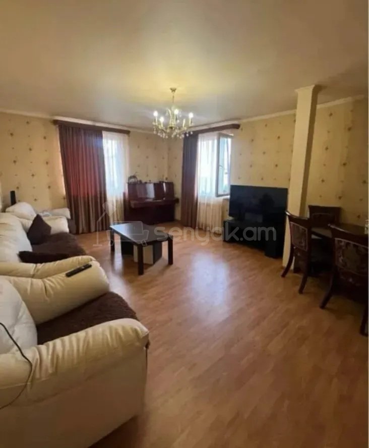 3 Սենյականոց Բնակարան Քարե Շենքում, 90քմ, 2/5 հարկ, Կապիտալ Վերանորոգված, Կահավորված