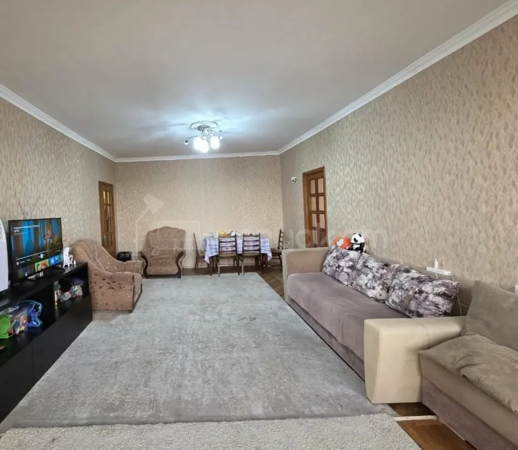 3 Սենյականոց Բնակարան Քարե Շենքում, 72քմ, 4/7 հարկ, Կոսմետիկ Վերանորոգված, Կահավորված