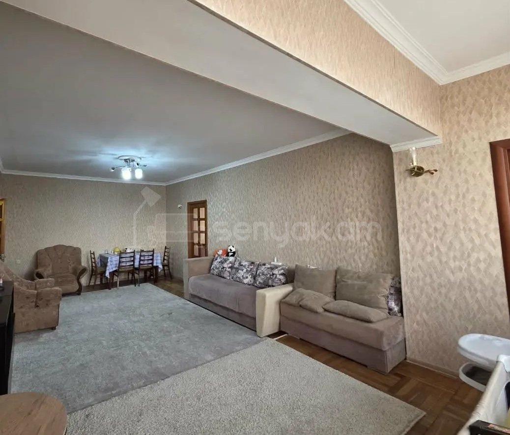 3 Սենյականոց Բնակարան Քարե Շենքում, 72քմ, 4/7 հարկ, Կոսմետիկ Վերանորոգված, Կահավորված