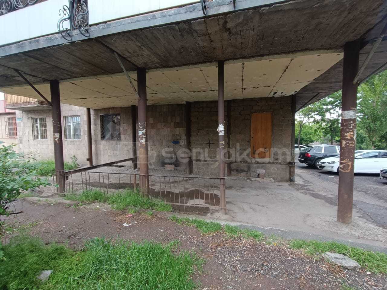 5 Սենյականոց Բնակարան Քարե Շենքում, 94քմ, 1/5 հարկ, Կոսմետիկ Վերանորոգված