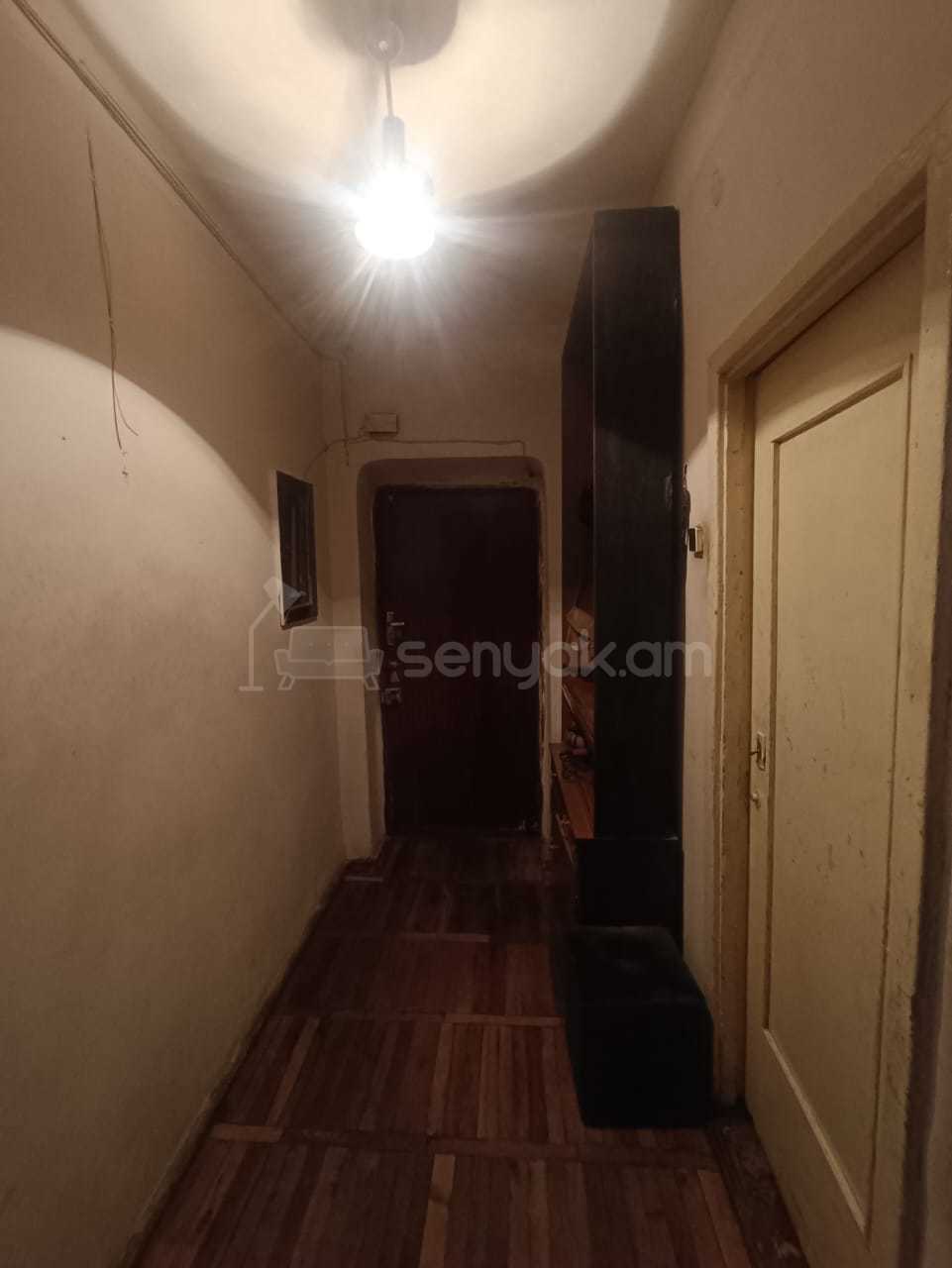 5 Սենյականոց Բնակարան Քարե Շենքում, 94քմ, 1/5 հարկ, Կոսմետիկ Վերանորոգված