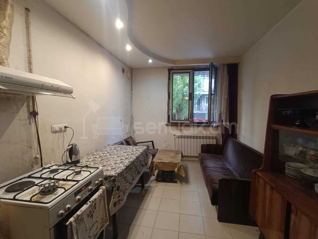 5 Սենյականոց Բնակարան Քարե Շենքում, 94քմ, 1/5 հարկ, Կոսմետիկ Վերանորոգված