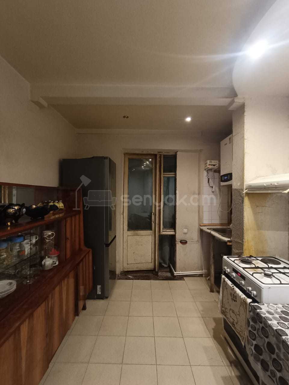 5 Սենյականոց Բնակարան Քարե Շենքում, 94քմ, 1/5 հարկ, Կոսմետիկ Վերանորոգված