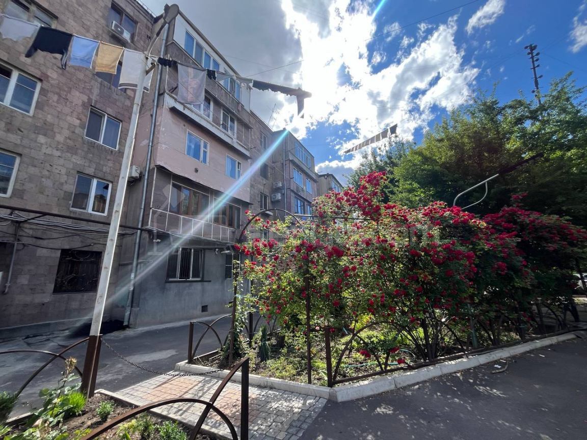 2 Սենյականոց Բնակարան Քարե Շենքում, 56քմ, 1/5 հարկ, Կոսմետիկ Վերանորոգված