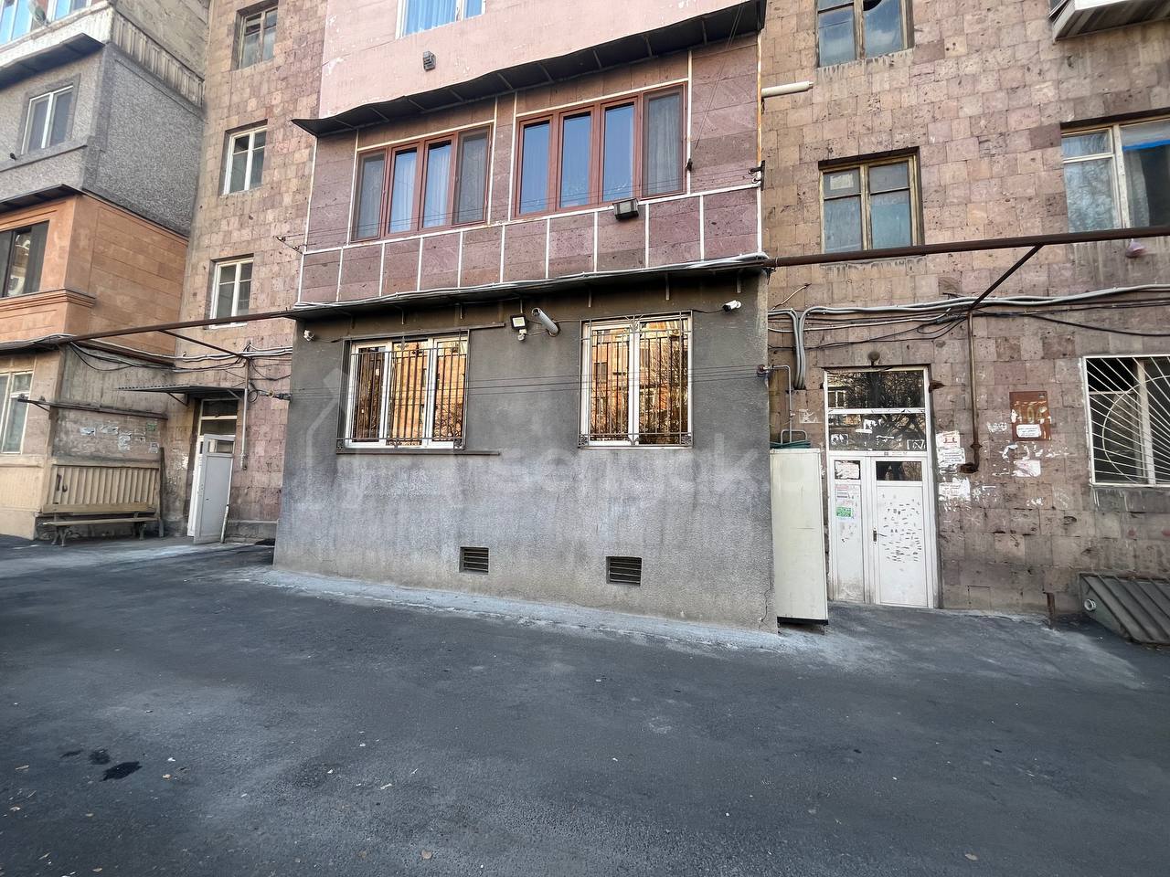 2 Սենյականոց Բնակարան Քարե Շենքում, 56քմ, 1/5 հարկ, Կոսմետիկ Վերանորոգված
