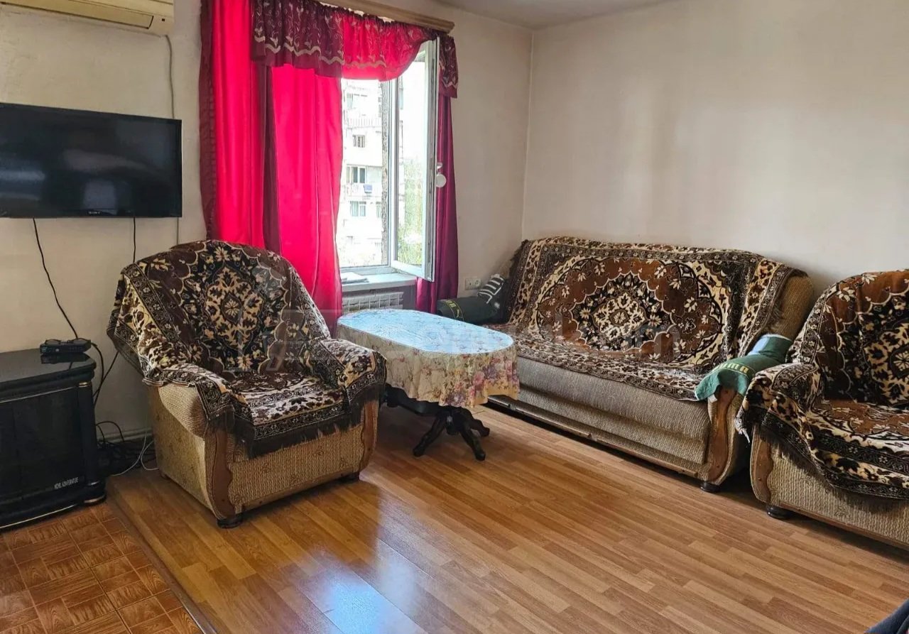 1 Սենյականոց Բնակարան Քարե Շենքում, 38քմ, 5/5 հարկ, Կապիտալ Վերանորոգված, Կահավորված