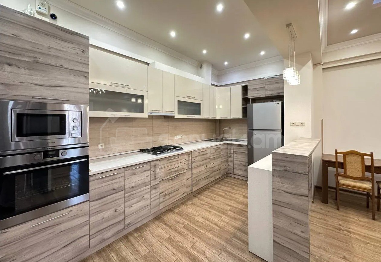 3 Սենյականոց Բնակարան, 80քմ, 4/12 հարկ, Կապիտալ Վերանորոգված, Կահավորված, Արևկող