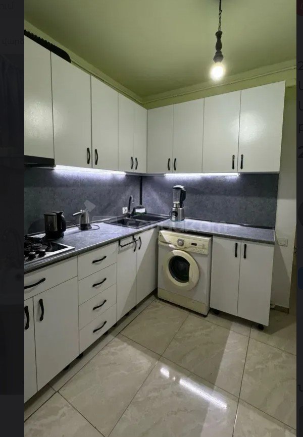 2 Սենյականոց Բնակարան Քարե Շենքում, 50քմ, 3/5 հարկ, Կապիտալ Վերանորոգված, Կահավորված