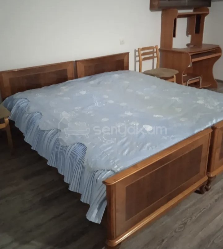 3 Սենյականոց Բնակարան Քարե Շենքում, 62քմ, 1/1 հարկ, Նորմալ Վիճակում, Կահավորված