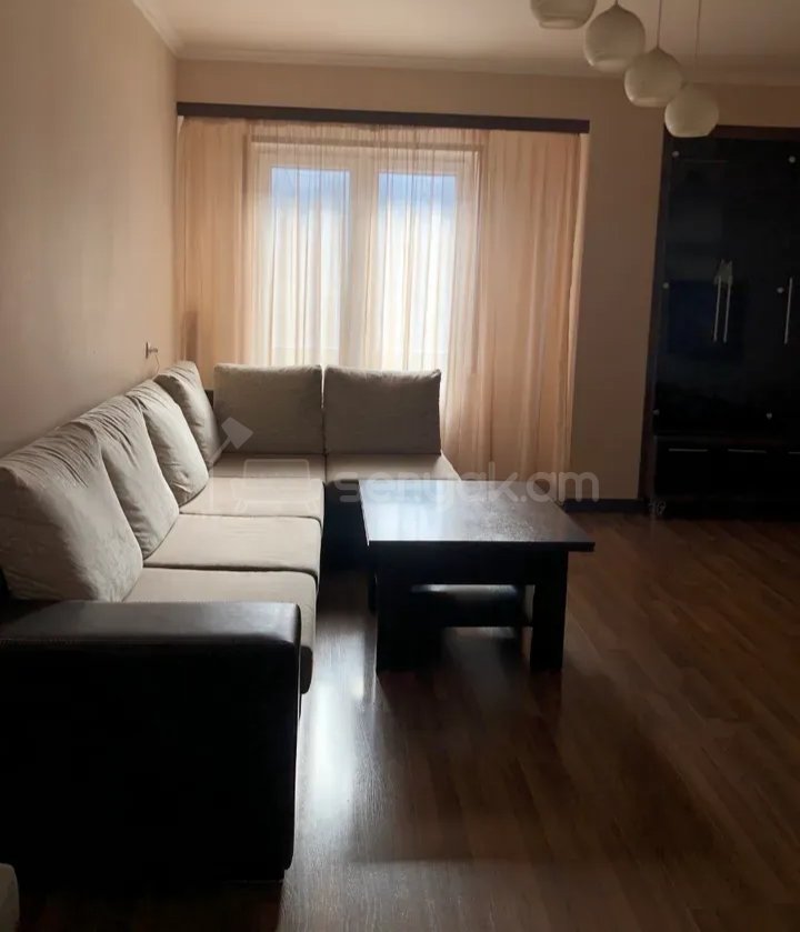 3 Սենյականոց Բնակարան Քարե Շենքում, 78քմ, 4/9 հարկ, Կապիտալ Վերանորոգված, Կահավորված