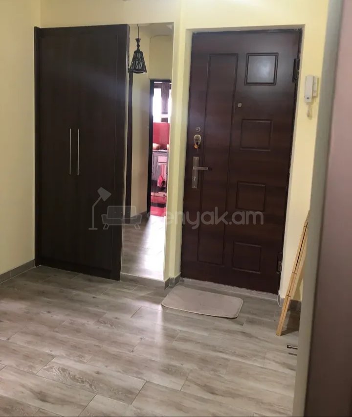 3 Սենյականոց Բնակարան Քարե Շենքում, 78քմ, 4/9 հարկ, Կապիտալ Վերանորոգված, Կահավորված