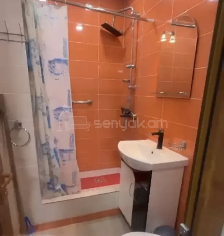 2 Սենյականոց Բնակարան Քարե Շենքում, 66քմ, 4/9 հարկ, Նորմալ Վիճակում, Կահավորված