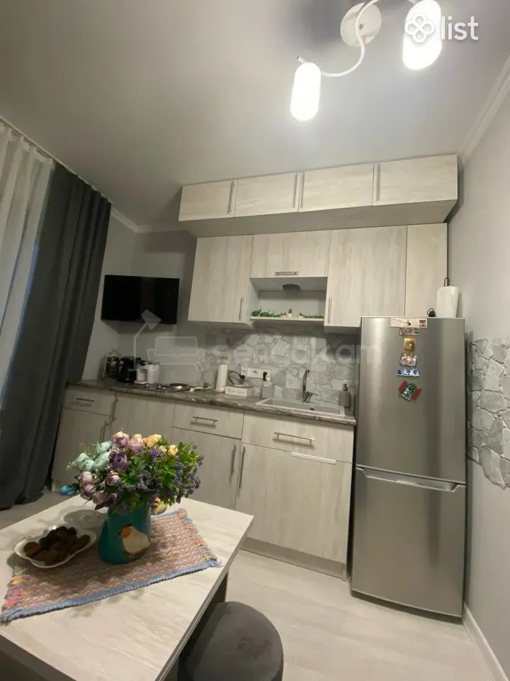 1 Սենյականոց Բնակարան Քարե Շենքում, 36քմ, 3/5 հարկ, Նորմալ Վիճակում, Կահավորված