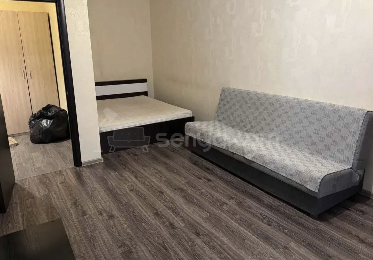 1 Սենյականոց Բնակարան Քարե Շենքում, 33քմ, 3/5 հարկ, Նորմալ Վիճակում, Կահավորված