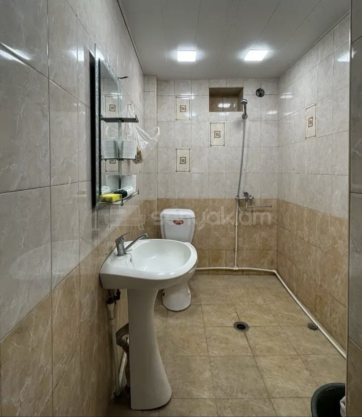 1 Սենյականոց Բնակարան Քարե Շենքում, 33քմ, 3/5 հարկ, Նորմալ Վիճակում, Կահավորված